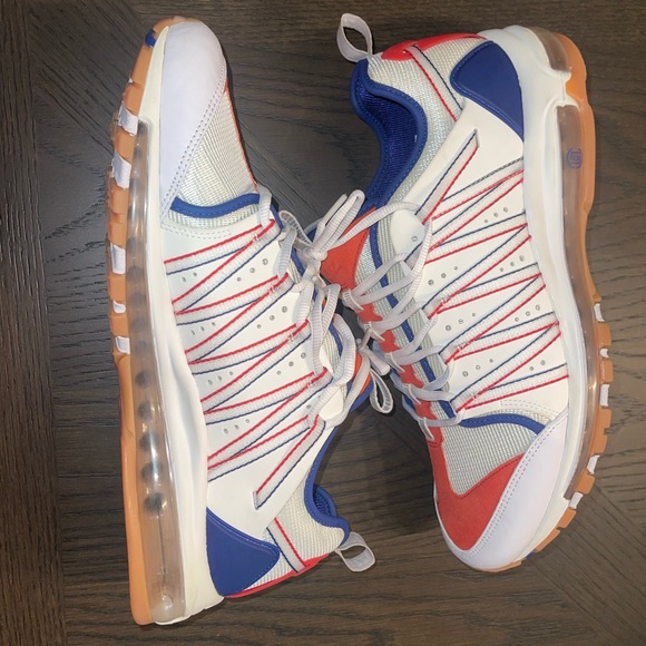 NIKE - Picture 5 of 8